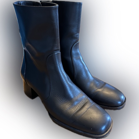 Stuart Weitzman Nola Zip Leather Boots - Picture 4 of 9